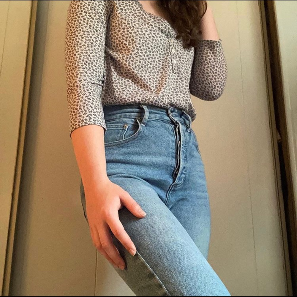 Floral 3/4 Sleeve Low V Blouse